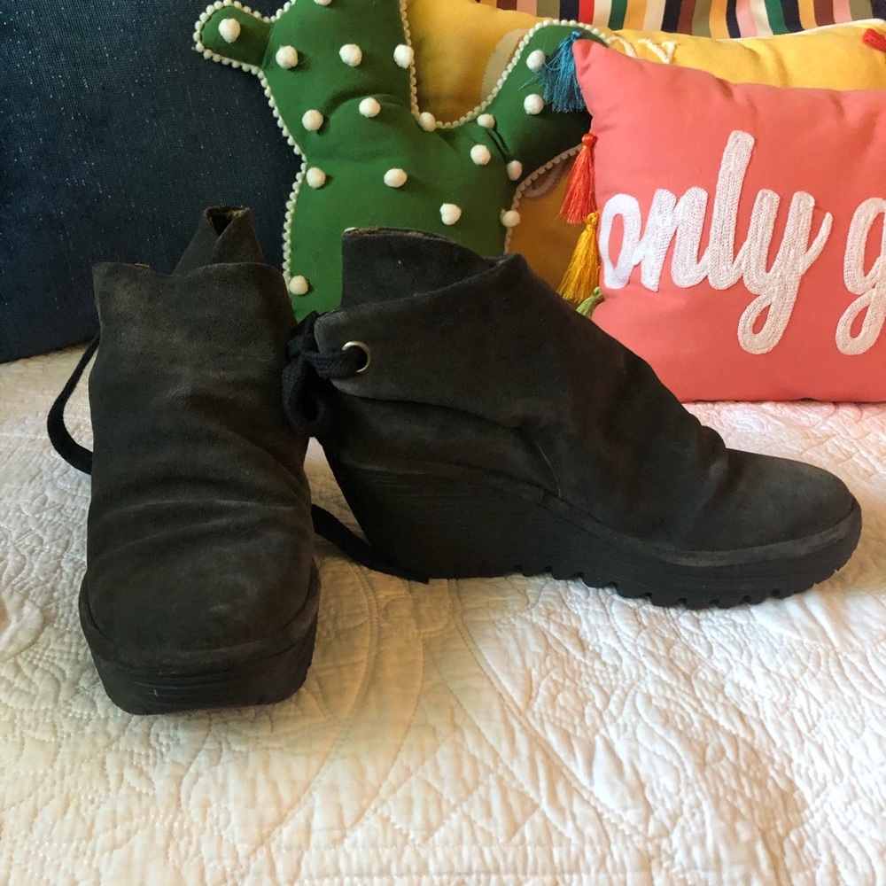 FLY Suede Boots